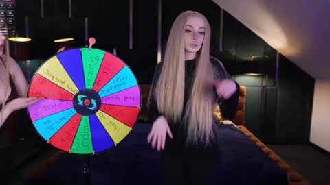 Lana online show from 12.03.25