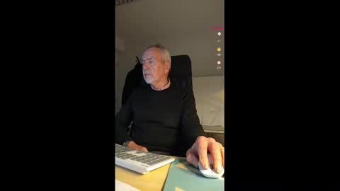 Snapshot of pleasedominateme chatting on 01.29.25 Pleasedominateme online show from 01.29.25