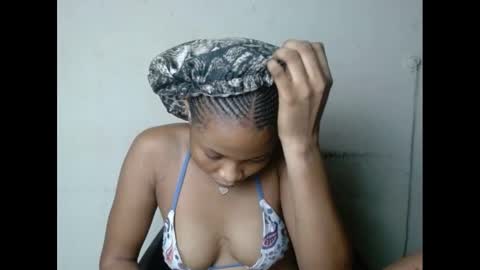 Snapshot of plumnjuicyx chatting on 02.19.25 plumnjuicyx online show from 02.19.25