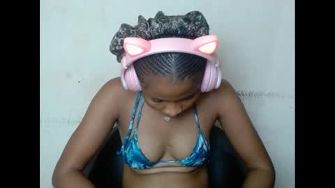 Snapshot of plumnjuicyx chatting on 02.21.25 plumnjuicyx online show from 02.21.25