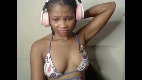 Snapshot of plumnjuicyx chatting on 03.08.25 plumnjuicyx online show from 03.08.25