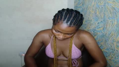 Snapshot of plumnjuicyx chatting on 09.28.25 plumnjuicyx online show from 09.28.25