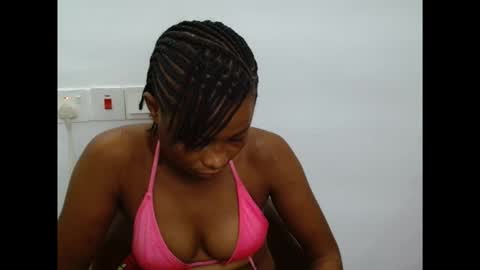 Snapshot of plumnjuicyx chatting on 10.05.25 plumnjuicyx online show from 10.05.25