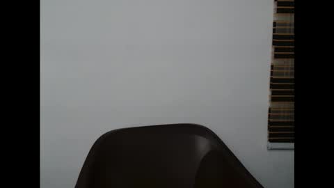 Snapshot of plumnjuicyx chatting on 10.27.25 plumnjuicyx online show from 10.27.25