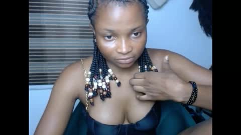 Snapshot of plumnjuicyx chatting on 10.31.25 plumnjuicyx online show from 10.31.25