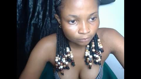 Snapshot of plumnjuicyx chatting on 11.05.25 plumnjuicyx online show from 11.05.25