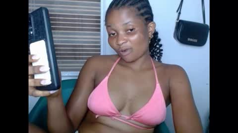 Snapshot of plumnjuicyx chatting on 11.19.25 plumnjuicyx online show from 11.19.25