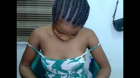 Snapshot of plumnjuicyx chatting on 11.22.25 plumnjuicyx online show from 11.22.25