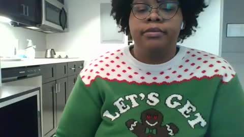 Snapshot of plushbunny420 chatting on 12.24.24 Plushbunny420 online show from 12.24.24