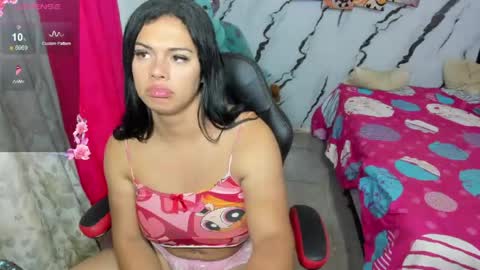 Snapshot of pocahontas_98113116 chatting on 05.10.26 lesly pagina azul pocahontas982 online show from 05.10.26