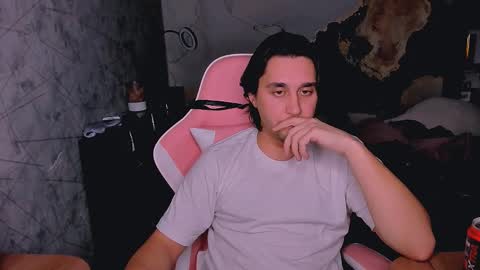 pohyi_ online show from 12.15.25