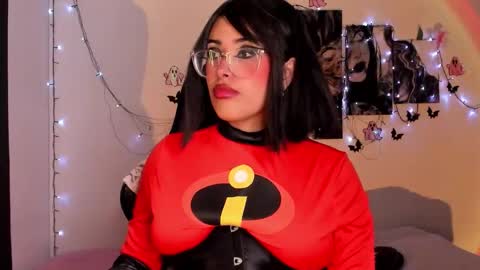 Willow                      Hours 12pm to 630pm Colombian time FRIDAY AND SUNDAY FREE DAYS online show from 10.30.25