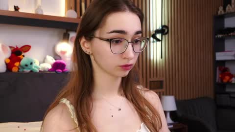 Polly online show from 04.04.26