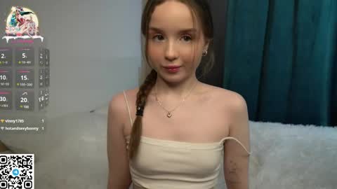 Snapshot of polly_dollie_ chatting on 02.15.25 Renet online show from 02.15.25