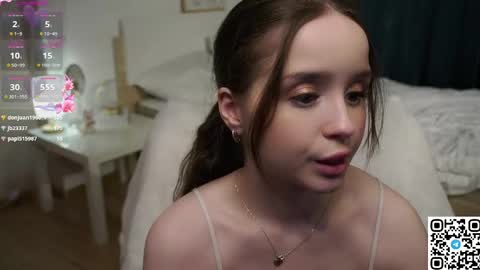 Snapshot of polly_dollie_ chatting on 03.07.25 Renet online show from 03.07.25