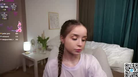 Snapshot of polly_dollie_ chatting on 03.08.25 Renet online show from 03.08.25