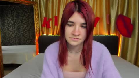 Snapshot of polly_love_ chatting on 02.12.25 Polly online show from 02.12.25
