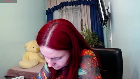 Snapshot of pollygreen chatting on 12.23.24 Olivia online show from 12.23.24