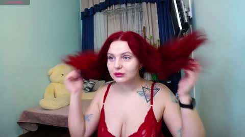 Snapshot of pollygreen chatting on 01.10.25 Olivia online show from 01.10.25