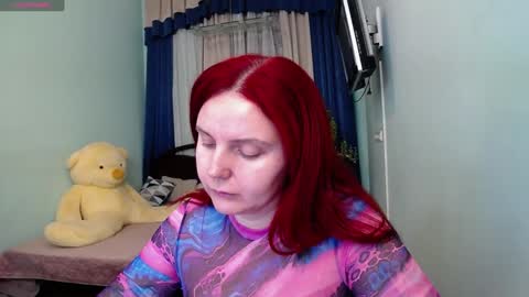 Snapshot of pollygreen chatting on 01.11.25 Olivia online show from 01.11.25