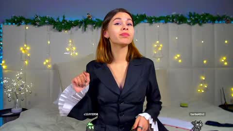 Snapshot of pollylanders chatting on 12.17.24 Polly online show from 12.17.24