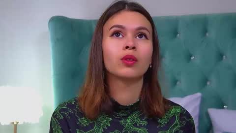 Snapshot of pollylanders chatting on 09.21.25 Polly online show from 09.21.25