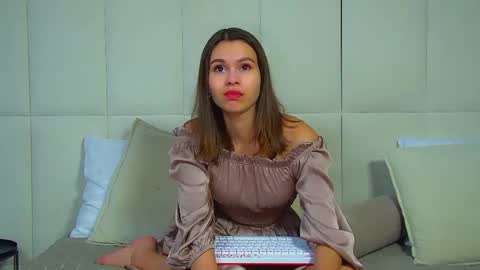 Polly online show from 03.08.26