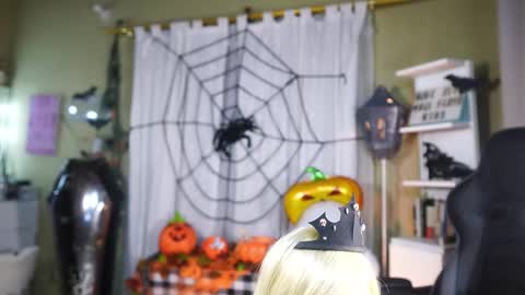  - Help me Reach 100 thumbs up  online show from 10.26.25