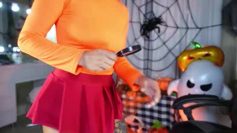  - Help me Reach 100 thumbs up  online show from 10.31.25