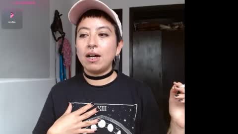 Snapshot of poly_mer chatting on 02.05.25 Poly online show from 02.05.25