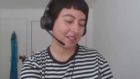 Snapshot of poly_mer chatting on 09.11.25 Poly online show from 09.11.25