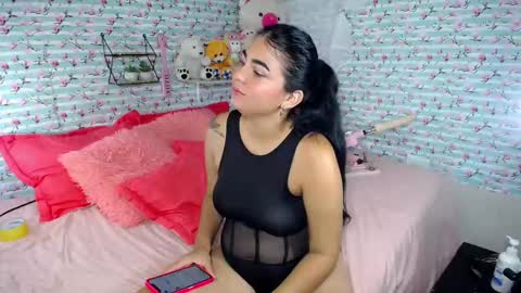 Snapshot of porn_sexy chatting on 02.26.25 NICKKYMARTIN online show from 02.26.25