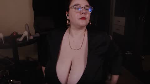 Snapshot of posh_mistress chatting on 12.17.24 PoshMistres    online show from 12.17.24