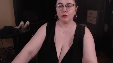 Snapshot of posh_mistress chatting on 03.09.25 PoshMistres    online show from 03.09.25