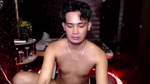 Snapshot of posiedon_cums chatting on 11.19.25 VEeeAsian online show from 11.19.25