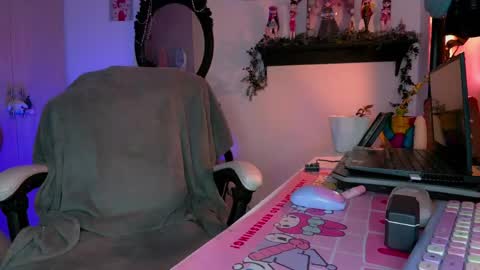 Anna Goth independient model online show from 05.11.26