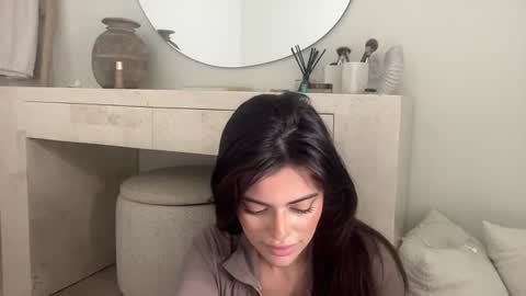 Snapshot of poutyselena chatting on 07.09.26 Selena online show from 07.09.26