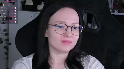 Snapshot of power_robynn chatting on 11.20.25 Robyn online show from 11.20.25