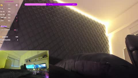 Snapshot of powercouplemix chatting on 02.02.25 Ravena Rozz online show from 02.02.25