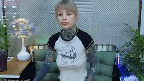 Lola online show from 04.12.26