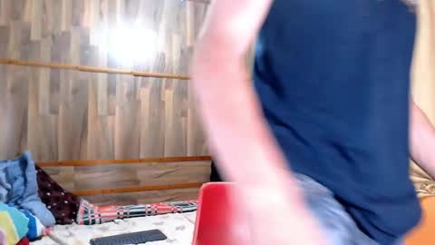 chris independent  online show from 10.04.25