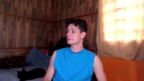 Snapshot of powertwinky chatting on 05.18.26 chris independent online show from 05.18.26