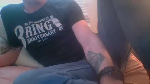 Snapshot of powthunder85 chatting on 04.19.26 powthunder85 online show from 04.19.26