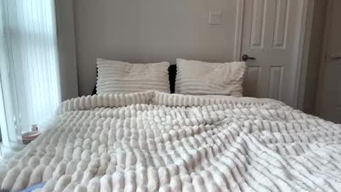 Kylie online show from 02.18.25