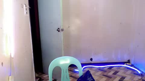Snapshot of precious_chesca_xx chatting on 04.19.26 precious_chesca_xx online show from 04.19.26