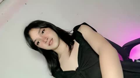 precious_laura18 online show from 06.08.26