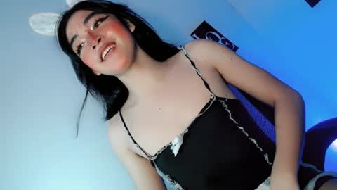 precious_laura18 online show from 06.17.26