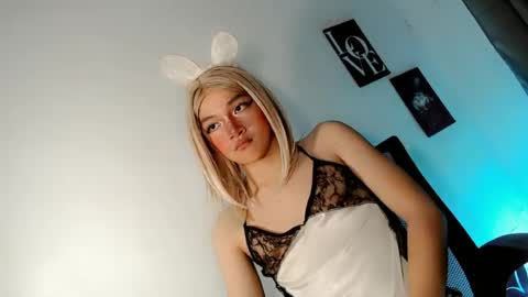 precious_laura18 online show from 06.18.26