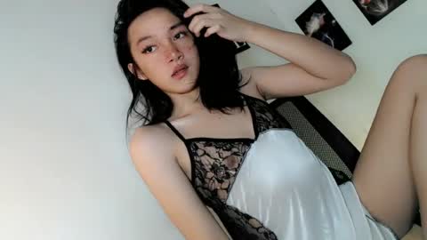 precious_laura18 online show from 07.08.26