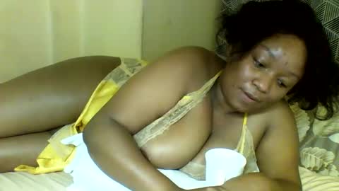 Snapshot of prettie_diva0 chatting on 11.28.25 Prettie diva online show from 11.28.25